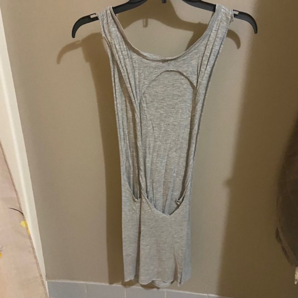 OPEN BACK MUSCLE TEE